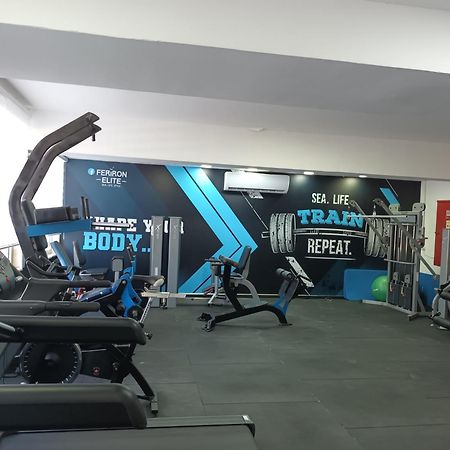 Beach Suite Israel- Best View, Gym, Massage Chair, Low Fee For Off-Site Indoor Pool Spa ביץ סוייט ישראל- נוף ים מאלף, כיסא מסאז, חדר כושר, אפשרות לבריכה מקורה, וספא בתשלום ממש מוזל Ashkelon Esterno foto