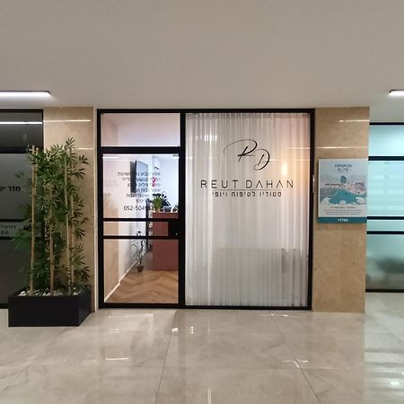 Beach Suite Israel- Best View, Gym, Massage Chair, Low Fee For Off-Site Indoor Pool Spa ביץ סוייט ישראל- נוף ים מאלף, כיסא מסאז, חדר כושר, אפשרות לבריכה מקורה, וספא בתשלום ממש מוזל Ashkelon Esterno foto