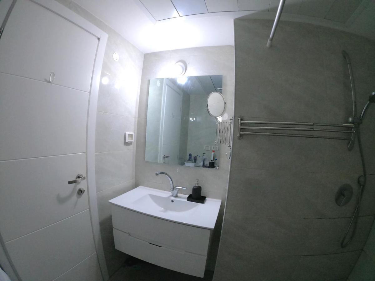 Beach Suite Israel- Best View, Gym, Massage Chair, Low Fee For Off-Site Indoor Pool Spa ביץ סוייט ישראל- נוף ים מאלף, כיסא מסאז, חדר כושר, אפשרות לבריכה מקורה, וספא בתשלום ממש מוזל Ashkelon Esterno foto